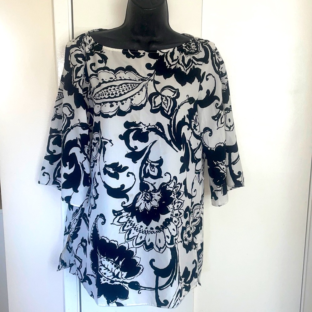 Lauren Ralph Lauren bold floral top short sleeve size small